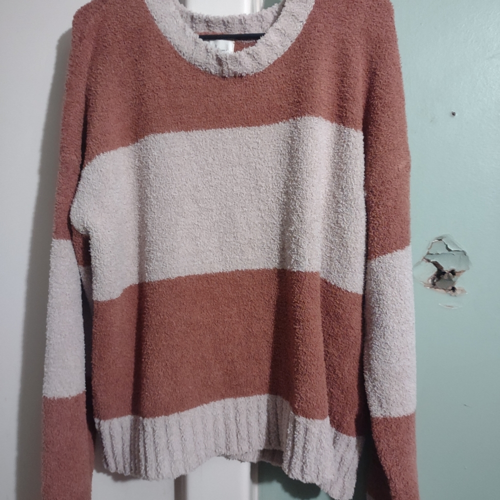 Thread Supply‎ Sweater size large